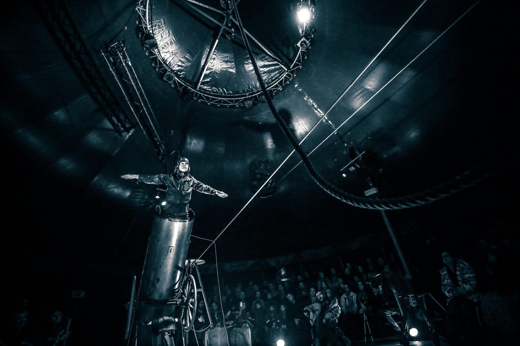 L’HOMME CIRQUE